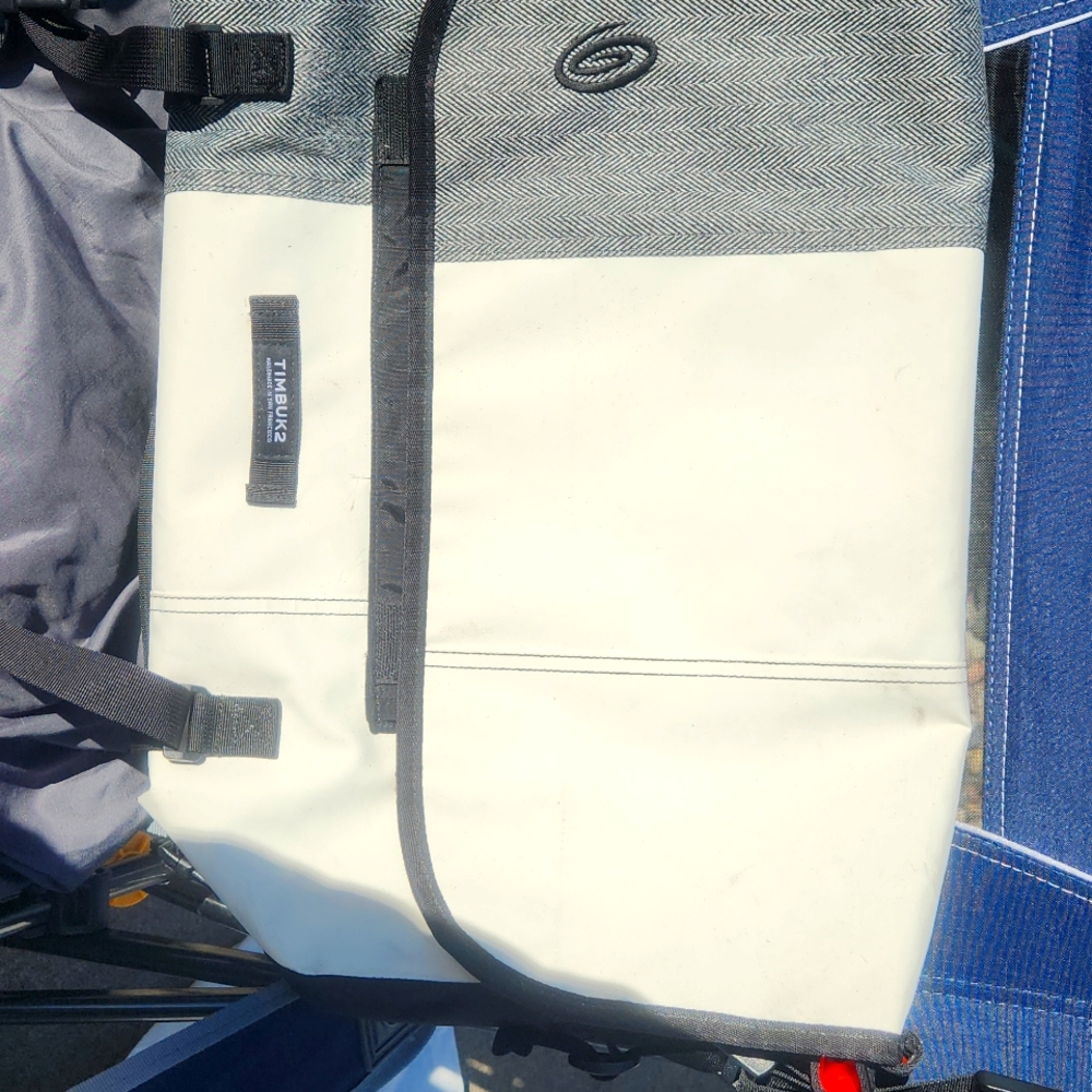 TIMBUK2 MESSENGER BAG